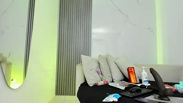 kiaratentation online show from September 19, 10:32 pm