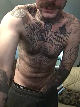 Snapshot of BlueCollarTattoos chatting on July 5, 7:37 am BlueCollarTattoos online show from July 5, 7:37 am