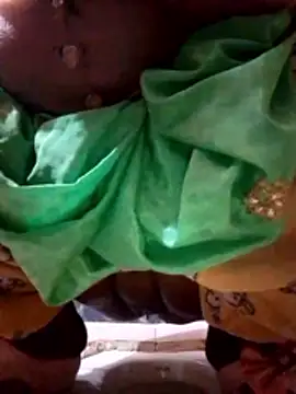 Dassing strip couple online show from January 8, 9:50 pm