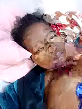 Snapshot of ShySexyBaddiexx chatting on October 29, 11:45 am ShySexyBaddiexx online show from October 29, 11:45 am