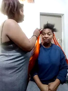 Snapshot of ShySexyBaddiexx chatting on November 19, 8:14 am ShySexyBaddiexx online show from November 19, 8:14 am