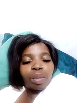 Snapshot of ShySexyBaddiexx chatting on November 26, 10:22 pm ShySexyBaddiexx online show from November 26, 10:22 pm