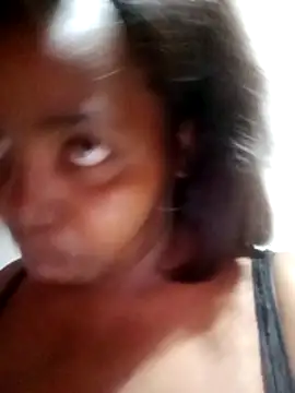 Snapshot of ShySexyBaddiexx chatting on December 16, 8:14 pm ShySexyBaddiexx online show from December 16, 8:14 pm