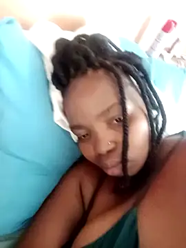 Snapshot of ShySexyBaddiexx chatting on January 8, 7:21 am ShySexyBaddiexx online show from January 8, 7:21 am