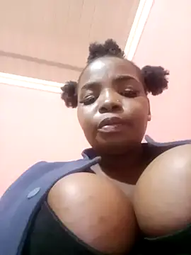 Snapshot of ShySexyBaddiexx chatting on February 18, 11:33 pm ShySexyBaddiexx online show from February 18, 11:33 pm