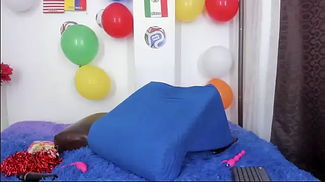 miaroberts69 online show from June 14, 2:24 am