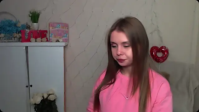 Snapshot of OceanicDawn chatting on October 1, 10:43 am OceanicDawn online show from October 1, 10:43 am