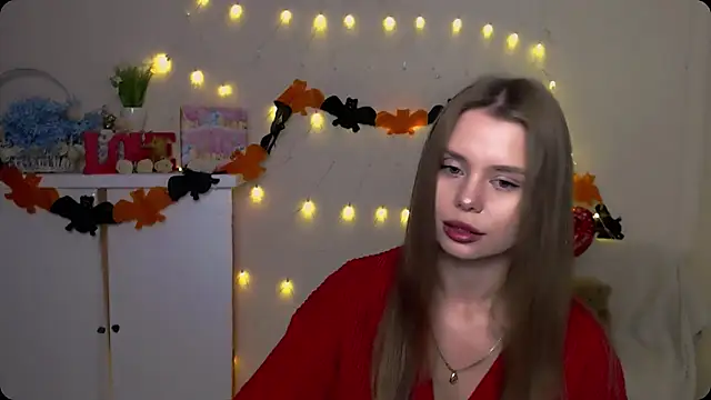 Snapshot of OceanicDawn chatting on October 21, 5:30 am OceanicDawn online show from October 21, 5:30 am