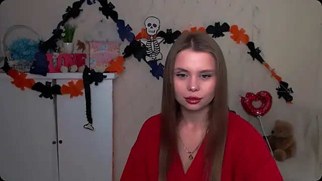 Snapshot of OceanicDawn chatting on October 30, 6:26 am OceanicDawn online show from October 30, 6:26 am