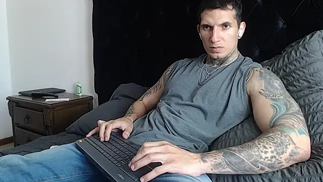 Snapshot of Shane_Clay chatting on January 5, 6:11 pm Shane Clay online show from January 5, 6:11 pm