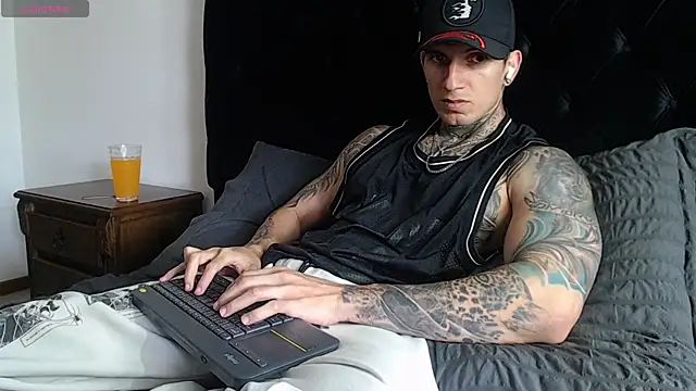 Snapshot of Shane_Clay chatting on January 8, 6:43 pm Shane Clay online show from January 8, 6:43 pm