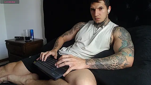 Snapshot of Shane_Clay chatting on February 5, 7:51 pm Shane Clay online show from February 5, 7:51 pm