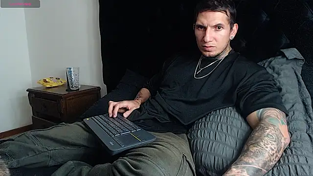 Snapshot of Shane_Clay chatting on February 8, 12:36 am Shane Clay online show from February 8, 12:36 am