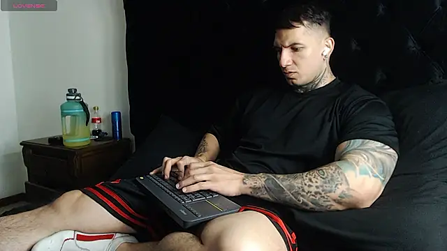 Snapshot of Shane_Clay chatting on February 24, 2:48 pm Shane Clay online show from February 24, 2:48 pm