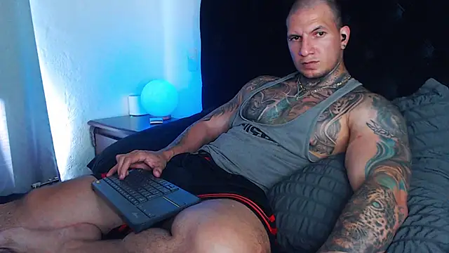 Snapshot of Shane_Clay chatting on July 28, 8:52 pm Shane Clay online show from July 28, 8:52 pm