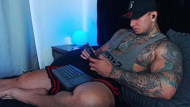 Snapshot of Shane_Clay chatting on July 29, 6:50 pm Shane Clay online show from July 29, 6:50 pm