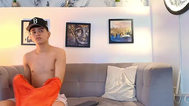 TWINKS FRIENDS online show from April 12, 1:27 pm