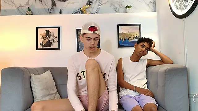 Snapshot of TWINKS_FRIENDS chatting on May 22, 1:28 pm TWINKS FRIENDS online show from May 22, 1:28 pm