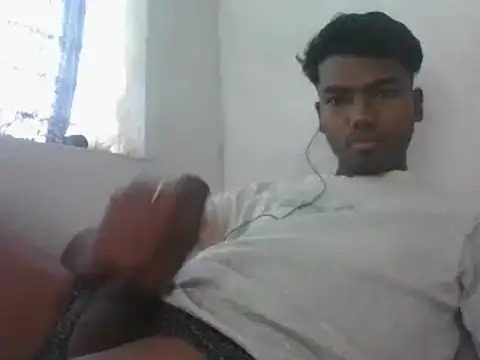 Snapshot of young_dickkk chatting on December 22, 10:01 am young dickkk online show from December 22, 10:01 am