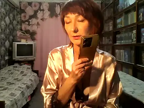 Snapshot of Pline1 chatting on October 15, 8:20 pm Pline1 online show from October 15, 8:20 pm