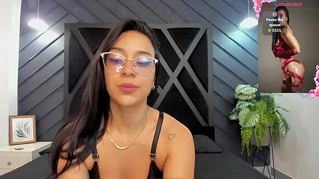 zoe martins  online show from November 28, 5:26 pm