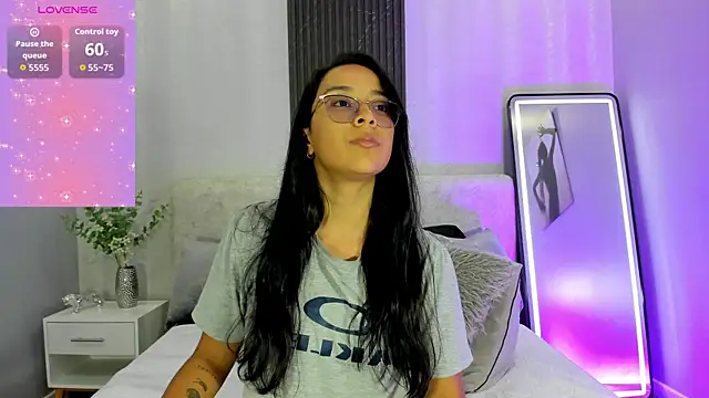 Snapshot of zoe_martins_ chatting on July 21, 5:26 pm zoe martins online show from July 21, 5:26 pm