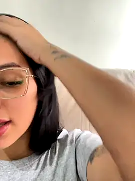 jujuarantes  2025 online show from November 6, 2:29 pm