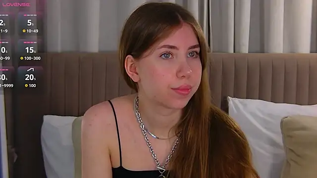 EvaAkins online show from April 19, 8:02 am