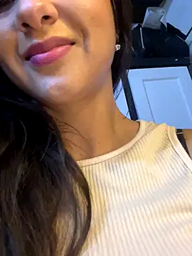 Snapshot of chicachocolate01 chatting on November 6, 2:01 am chicachocolate01 online show from November 6, 2:01 am