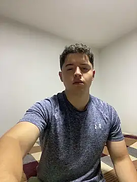 Snapshot of Matthias_vallejo chatting on December 21, 11:34 pm Matthias vallejo online show from December 21, 11:34 pm