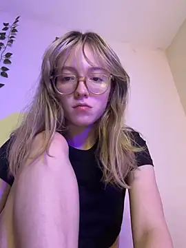 Snapshot of ReenKitty chatting on November 20, 4:23 am ReenKitty online show from November 20, 4:23 am