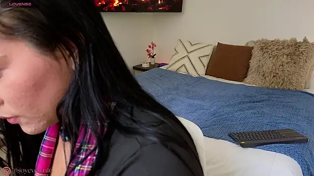 Snapshot of Evelyn__16 chatting on November 29, 2:31 pm Evelyn 16 online show from November 29, 2:31 pm