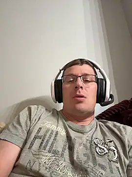 Snapshot of jungleking_88 chatting on July 7, 2:03 am jungleking 88 online show from July 7, 2:03 am