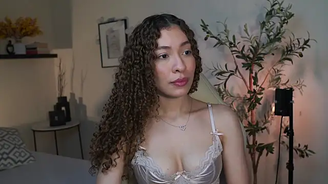 Snapshot of isabella-garcia- chatting on July 1, 1:51 am isabella-garcia- online show from July 1, 1:51 am