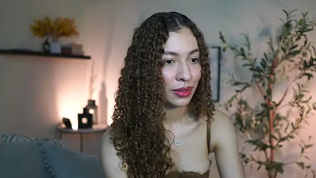 Snapshot of isabella-garcia- chatting on July 2, 12:43 am isabella-garcia- online show from July 2, 12:43 am