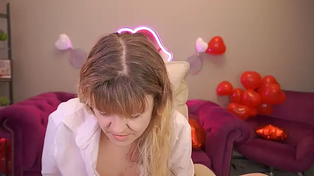 BellaLaPetit online show from February 21, 1:56 pm