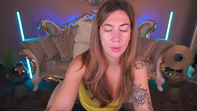 Snapshot of KateShanny chatting on November 28, 7:11 am KateShanny online show from November 28, 7:11 am