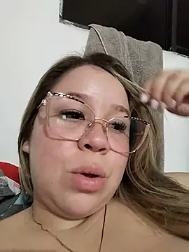 Snapshot of katherinn_gomezz chatting on May 14, 1:23 am katherinn gomezz online show from May 14, 1:23 am