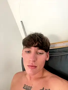 Snapshot of naughtyboy0124 chatting on December 3, 1:53 pm naughtyboy0124 online show from December 3, 1:53 pm