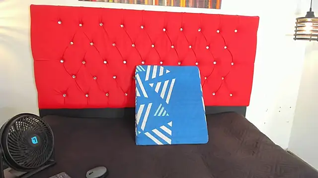 carolinacrus01 online show from September 26, 3:38 pm