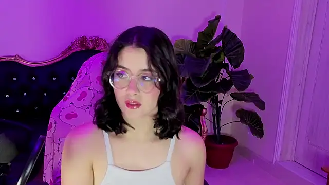 LiLLiAnderson online show from November 18, 11:47 am