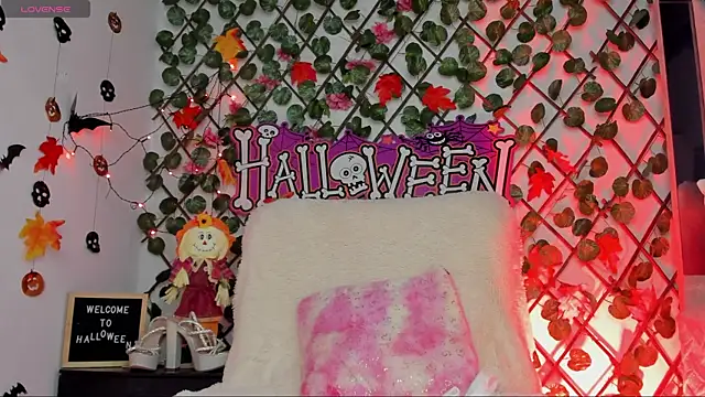 Snapshot of isabel_jaames chatting on October 25, 9:31 pm isabel jaames online show from October 25, 9:31 pm