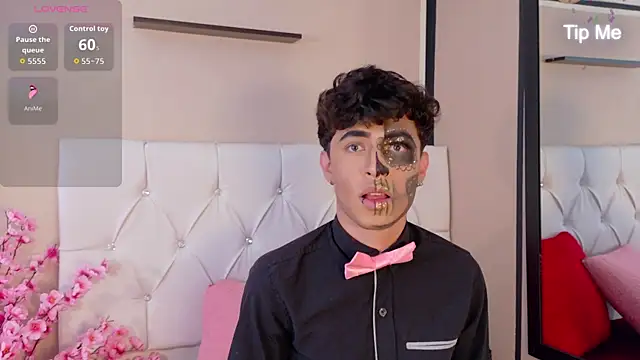 Axel  Evans online show from October 3, 1:08 pm