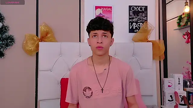 Axel  Evans online show from December 19, 1:40 pm