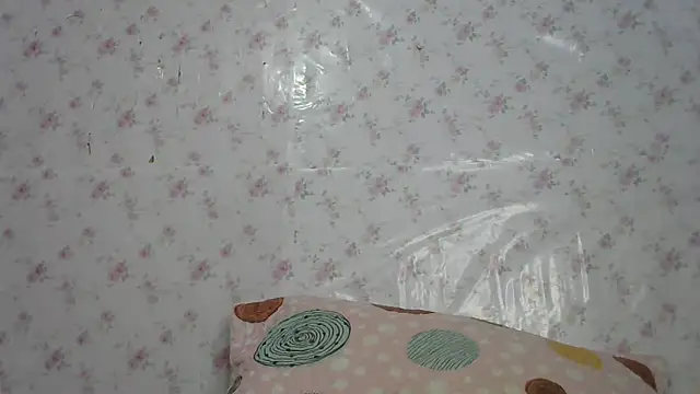 Snapshot of Roselingalvis13 chatting on May 31, 3:04 am Roselingalvis13 online show from May 31, 3:04 am