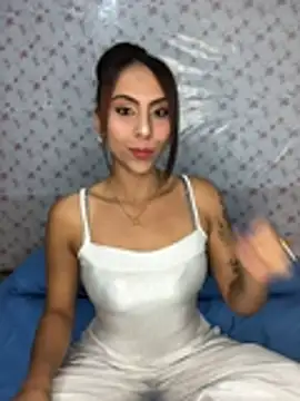 Snapshot of Roselingalvis13 chatting on July 25, 3:04 am Roselingalvis13 online show from July 25, 3:04 am