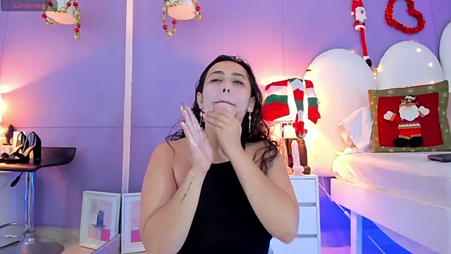 my aleja  online show from December 16, 12:43 pm