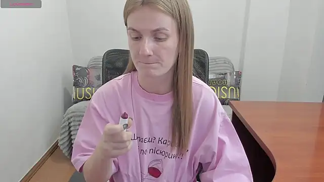 Snapshot of Alisha_Skyes chatting on June 23, 5:44 pm Alisha Skyes online show from June 23, 5:44 pm