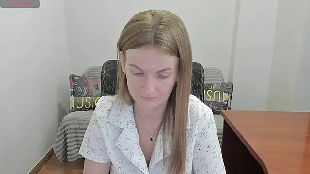 Snapshot of Alisha_Skyes chatting on July 2, 3:23 am Alisha Skyes online show from July 2, 3:23 am