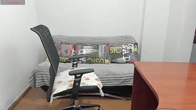 Snapshot of Alisha_Skyes chatting on July 26, 3:41 pm Alisha Skyes online show from July 26, 3:41 pm